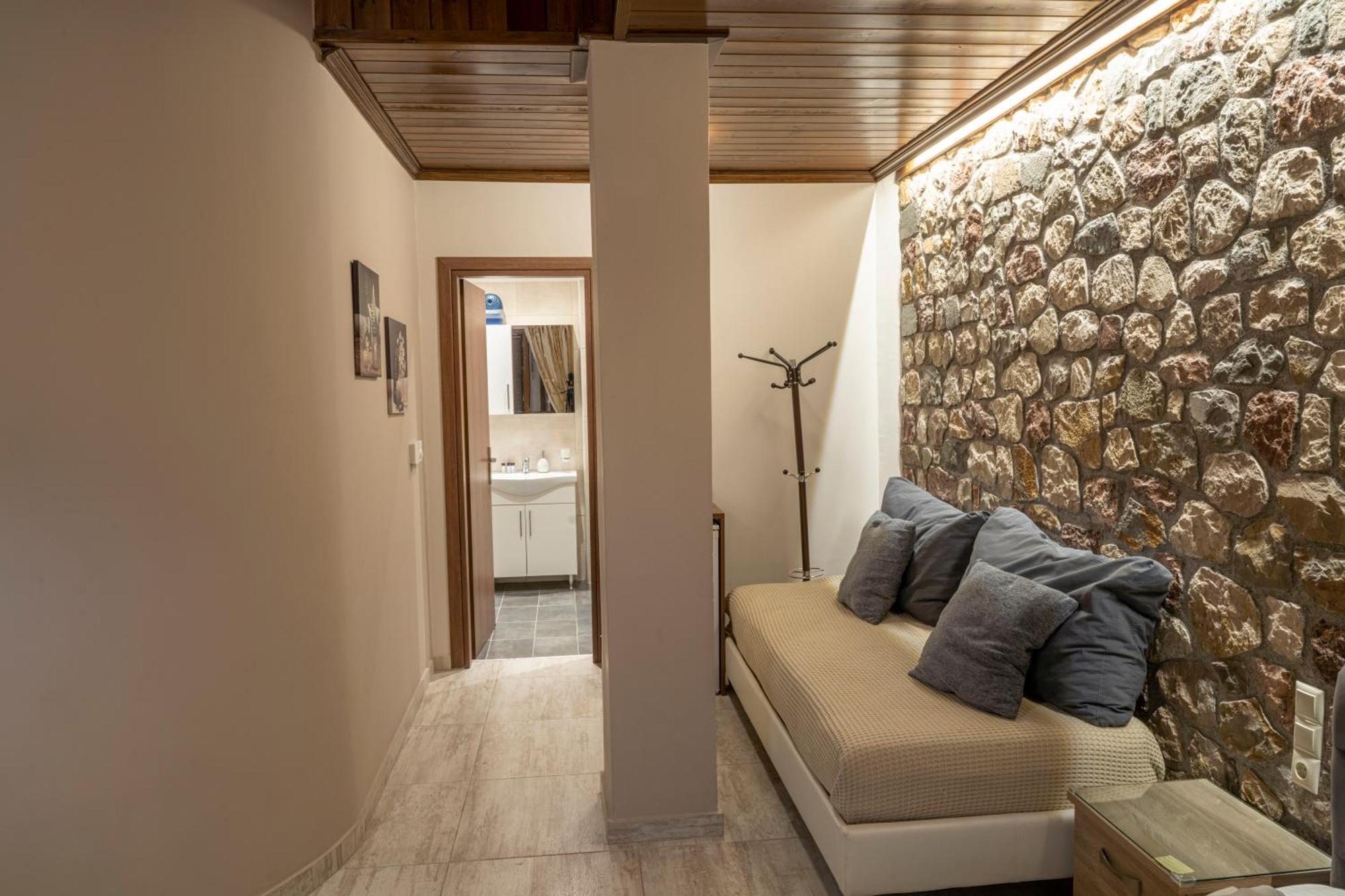 Liontos Rooms Pramanta Exterior photo
